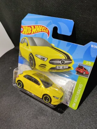 Hot Wheels 2019 Mercedes-Benz A-Class Amarillo