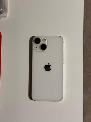 iPhone 13 mini.