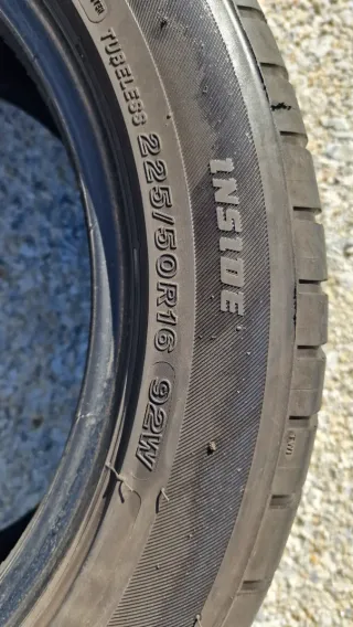 Neumáticos 225/50/16