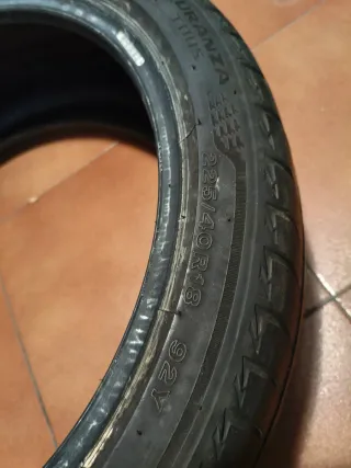 Neumático Bridgestone 225/40 R18