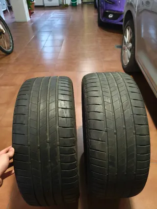 Neumático Bridgestone 225/40 R18