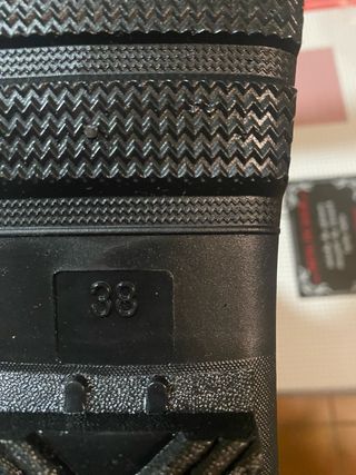 Botas de agua negras nuevas