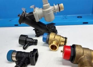 RICAMBI / PEZZI DI RICAMBIO PER CALDAIA SAUNIER ISOFAST F30