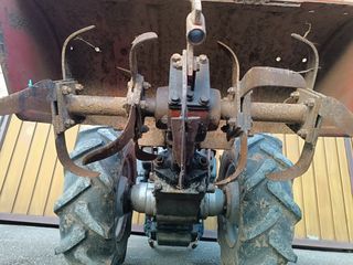 Motocultor Antonio Carraro con rotovator