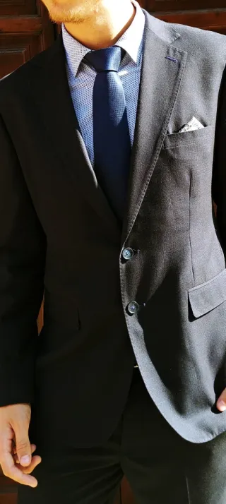 Traje Under Blue Azul Marino Talla XL Slim Fit.