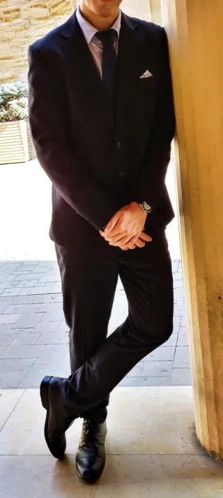 Traje Under Blue Azul Marino Talla XL Slim Fit.