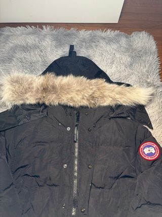 Giacca Canada Goose nera con cappuccio