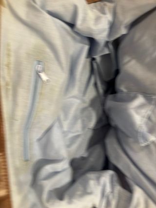 Bolso de viaje o colegio con mapa