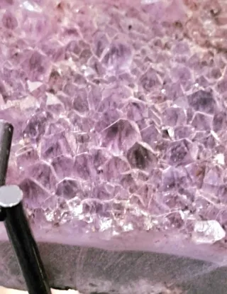 Grande drusa quarzo ametista bordata calcedonio