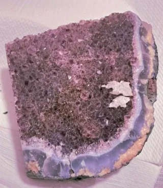 Grande drusa quarzo ametista bordata calcedonio