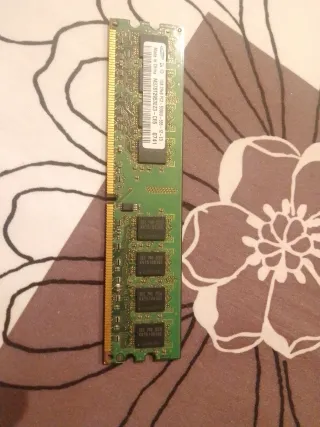 Samsung 1GB DDR2 PC2-5300U RAM