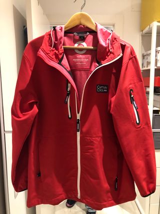 Parka náutica roja y blanca
