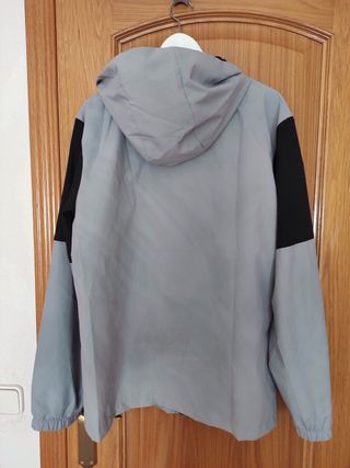 Chubasquero Strong Bull Negro y Gris