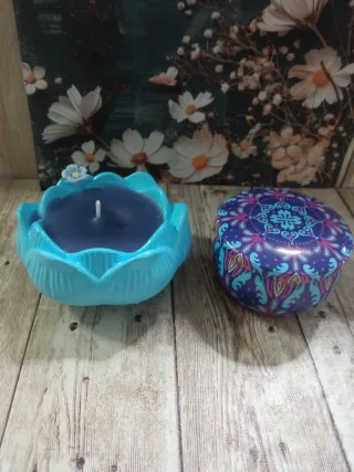 Candela artigianale Fiore di Loto Blu e Viola