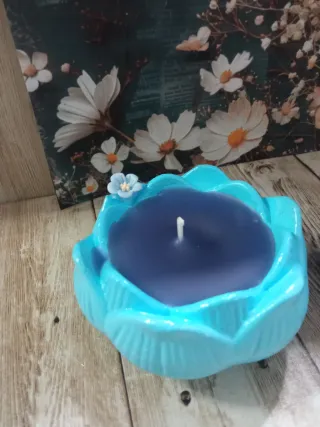 Candela artigianale Fiore di Loto Blu e Viola