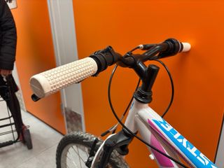 Bicicleta Neon 20’ Niña