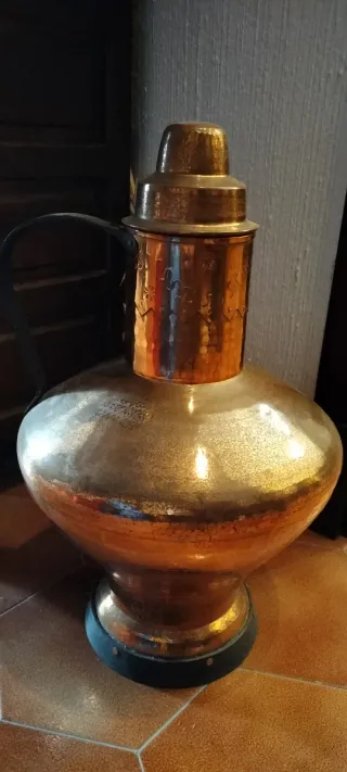 Jarrón Metálico Decorativo