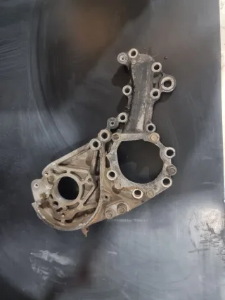 Soporte Bomba Inyectora y bomba de agua rd28