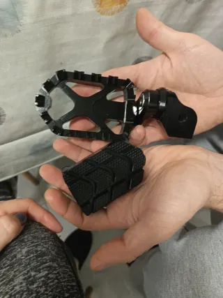 Reposapiés r1200gs r1250gs ADV LC F750GS F850GS