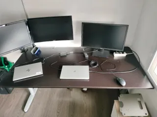 Capellades Escritorio amplio madera y metal