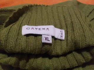 Jersey CAYENA sin mangas cuello alto verde oliva