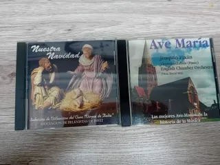 2 CDs de Navidad Nuestra Navidad y Ave María
