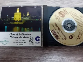 2 CDs de Navidad Nuestra Navidad y Ave María