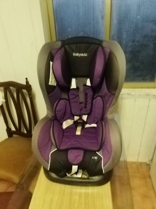 Silla de coche Babyauto púrpura