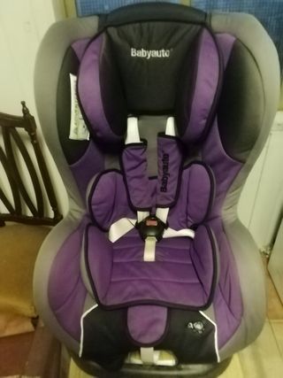 Silla de coche Babyauto púrpura