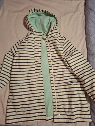 Chubasquero Vertbaudet niña T.10