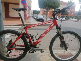 Bicicleta de Montaña Trek Fuel Roja