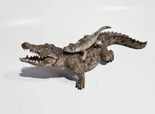 Cocodrilo y cría Schleich