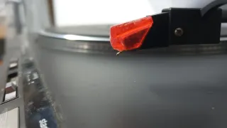 Tocadiscos Technics SL-D30 + aguja de repuesto.