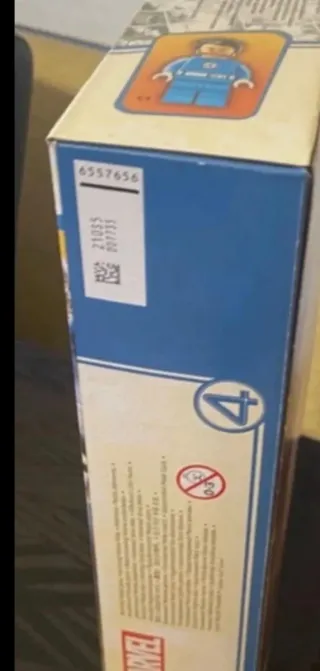 LEGO Marvel 76316 Fantastic Four vs. Galactus