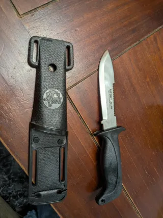 Cuchillo Aitor Delfín con Funda