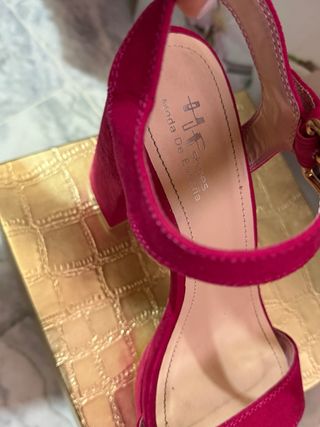 Sandalia tacón rosa para evento. venta en persona