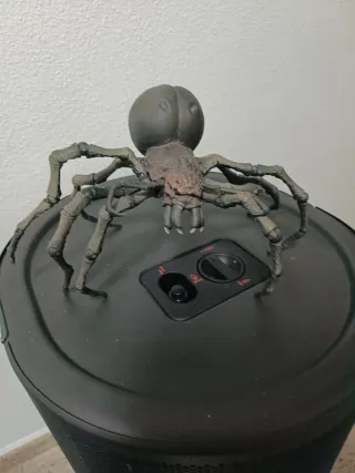 Figura Ella Laraña ,muy buscada,le falta med pata