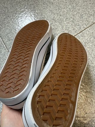 Zapatillas tipo Converse Beige