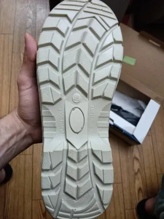 Zapatos de seguridad negros y azules