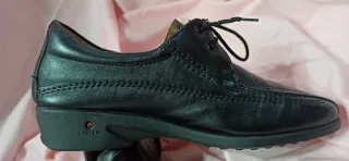 Zapatos negros de piel con cordones