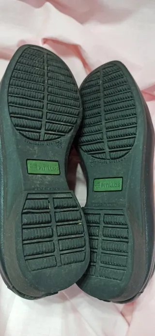 Zapatos negros de piel con cordones