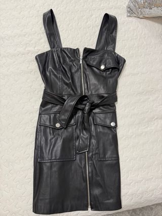 Vestido polipiel negro con cremallera