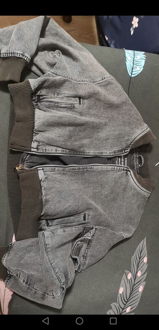 Cazadora vaquera gris