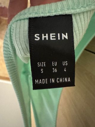 Top verde con cordones