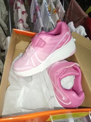 Deportivas patín niña sin estrenar talla 31