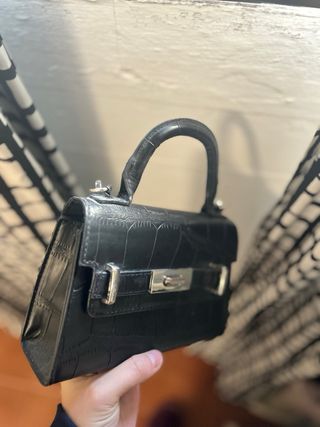Bolso negro Stradivarius