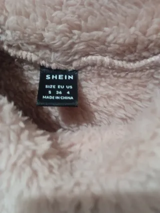 Vestido de pelo rosa palo