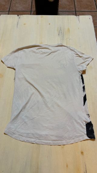 Camiseta de palmeras blanca y negra