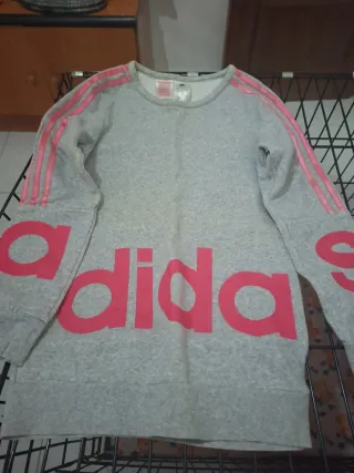 Jersey Adidas Gris con Logo Rosa