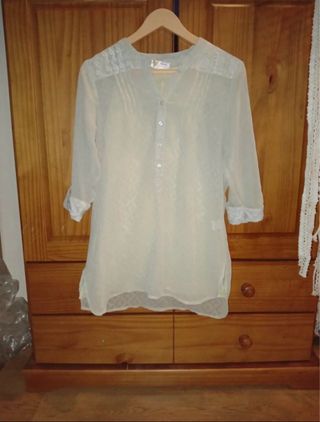 Blusa verde clarito con detalles